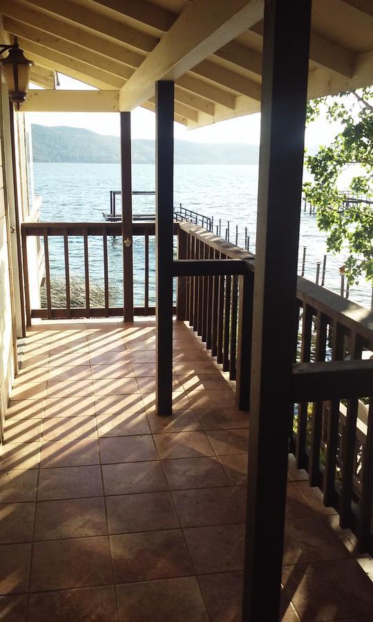 Overlooking Clearlake From The Living Room Extérieur photo